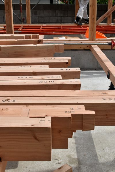 木造建て方作業