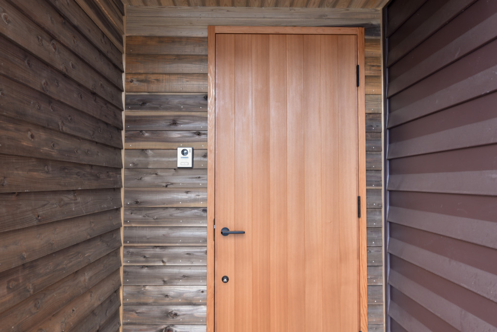 玄関木製ドア