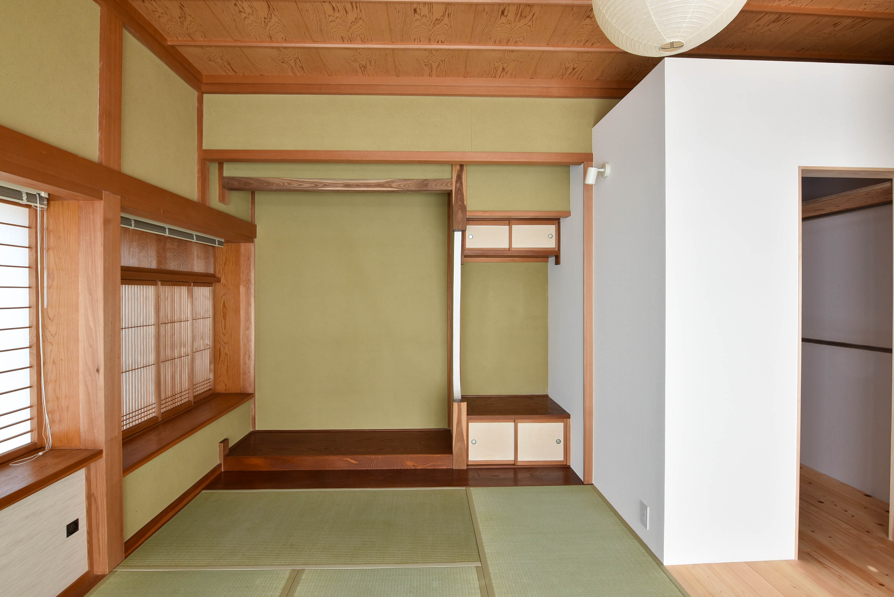 リノベ後の和室床の間を見る01