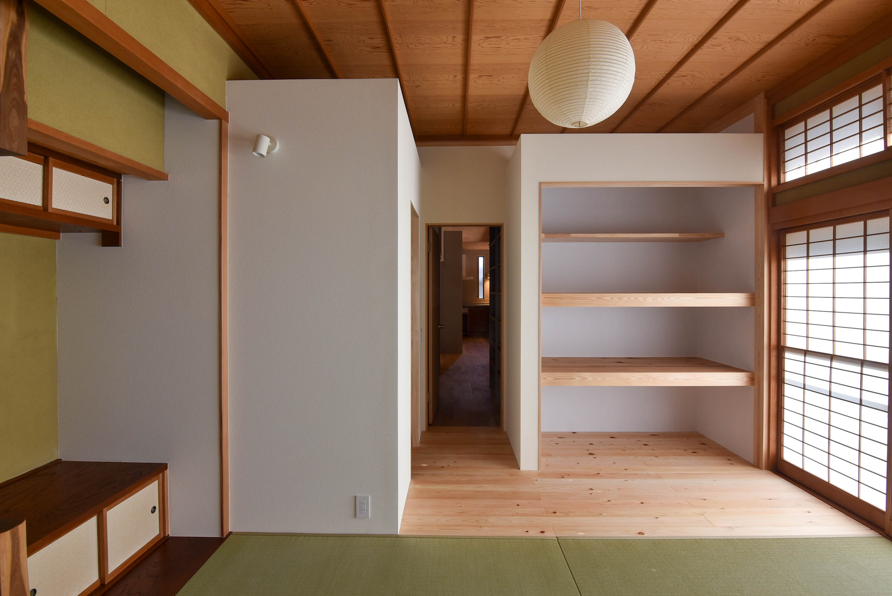 和室よりLDK方向を見る01