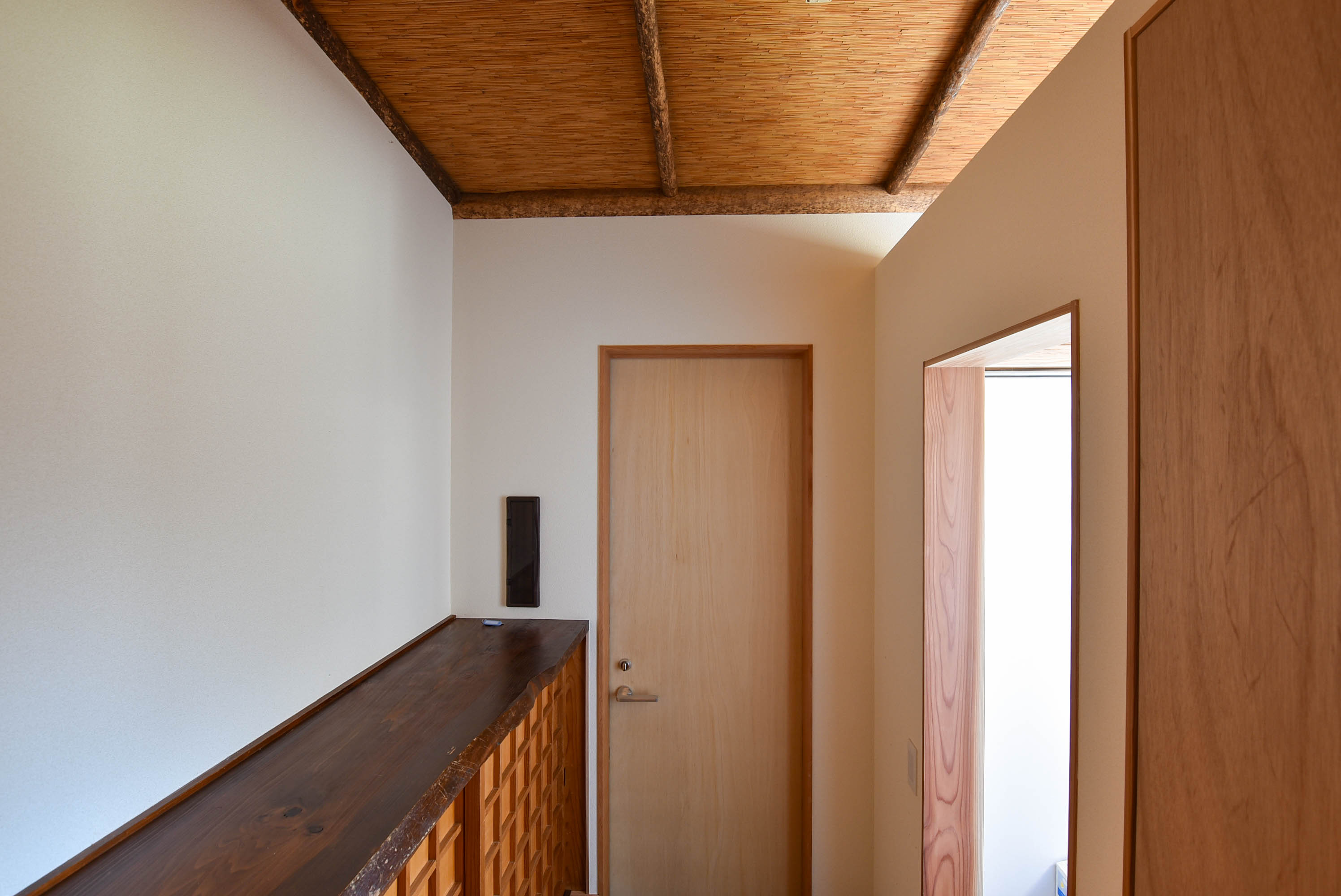 既存網代天井とさび丸太