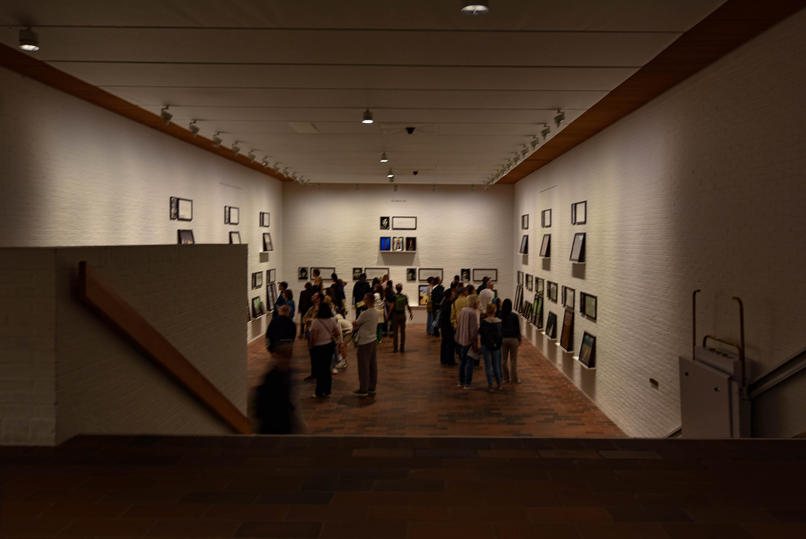 踊り場展示室を見る